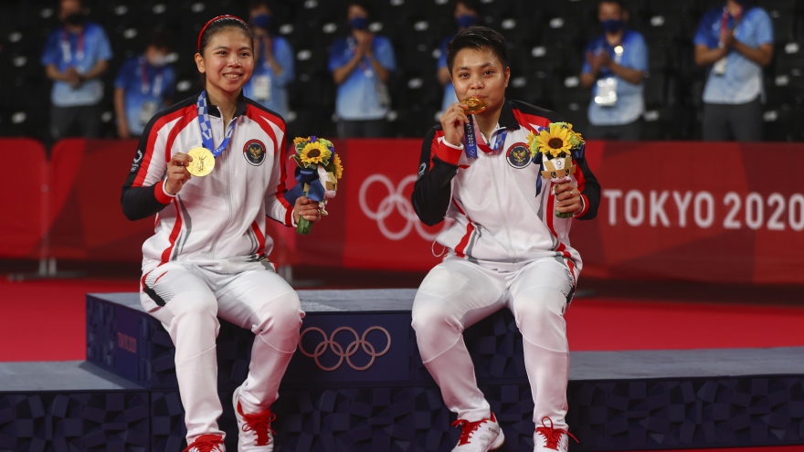Olympic Tokyo: Đánh bại Trung Quốc, Indonesia giành HCV đôi nữ cầu lông 