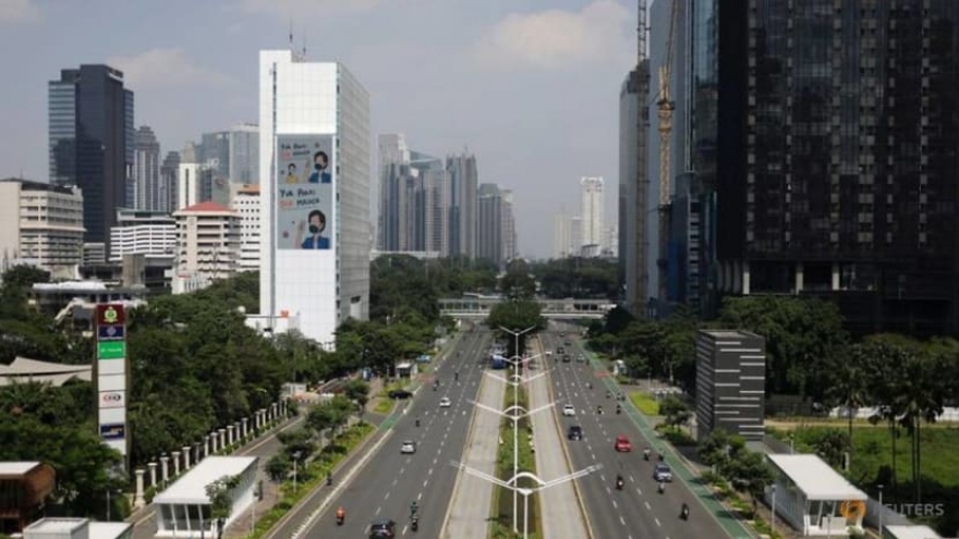 Yêu cầu nhân viên đi làm, các văn phòng ở Indonesia chơi “mèo đuổi chuột” giữa đại dịch