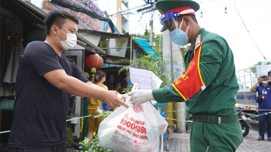 Những vị 'khách đặc biệt' của siêu thị ở TP.HCM ngày siết chặt giãn cách