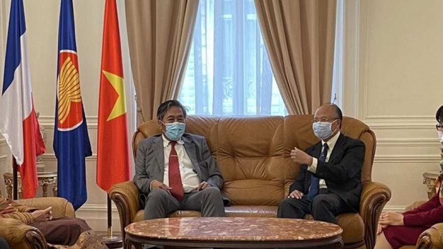 Lao ambassador to France congratulates Vietnam on 76th National Day