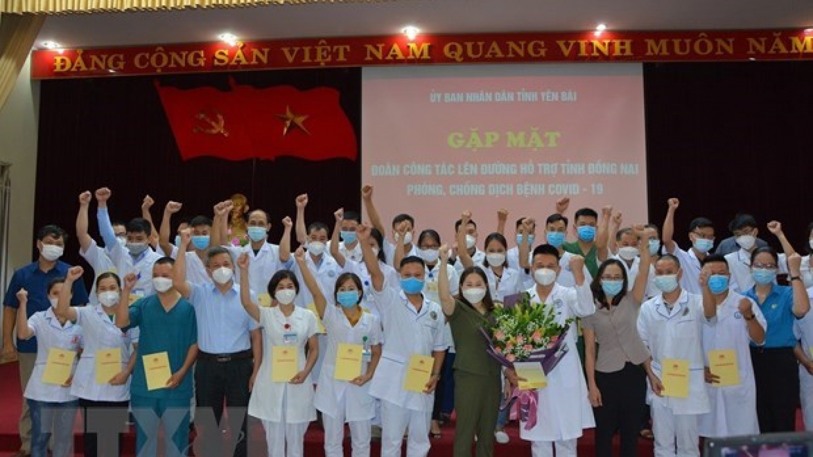 More medical workers sent to help with pandemic control in southern localities