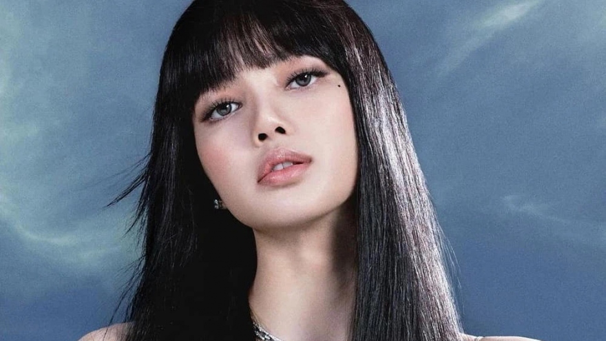 Lisa (BLACKPINK) "nhá hàng" poster đầu tiên cho màn ra mắt solo