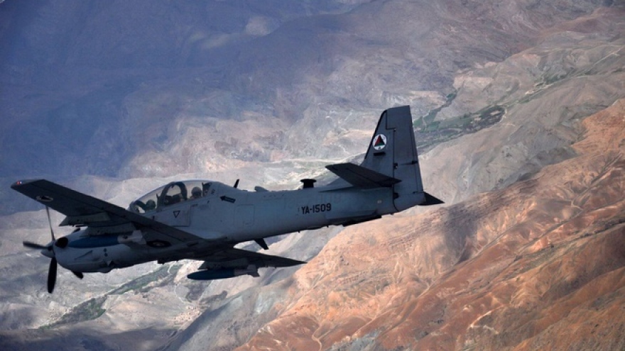 Máy bay quân sự Afghanistan bị phòng không Uzbekistan bắn hạ