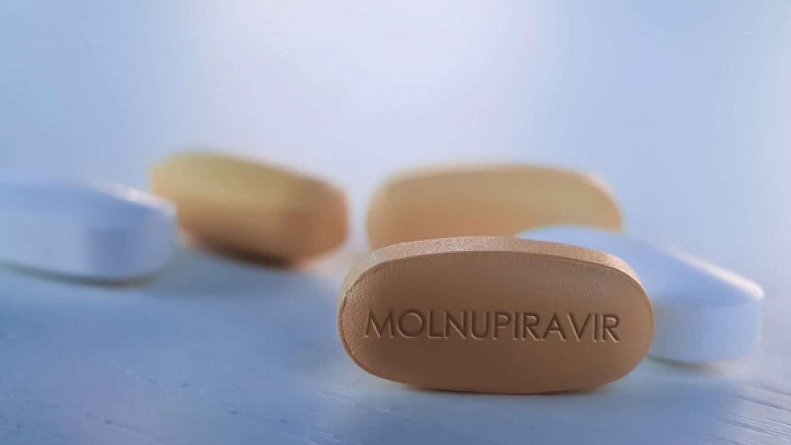 300,000 oral pills for COVID-19 patients to arrive in HCM City