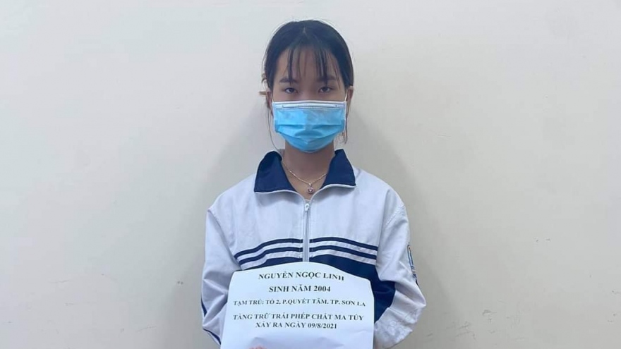 Bắt quả tang thiếu nữ 17 tuổi tàng trữ trái phép chất ma túy ở Sơn La
