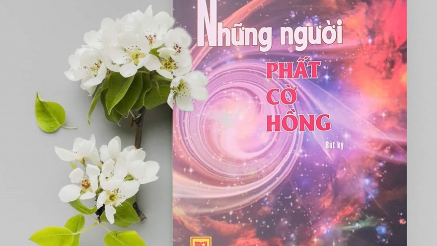 “Những người phất cờ hồng” mùa thu năm xưa