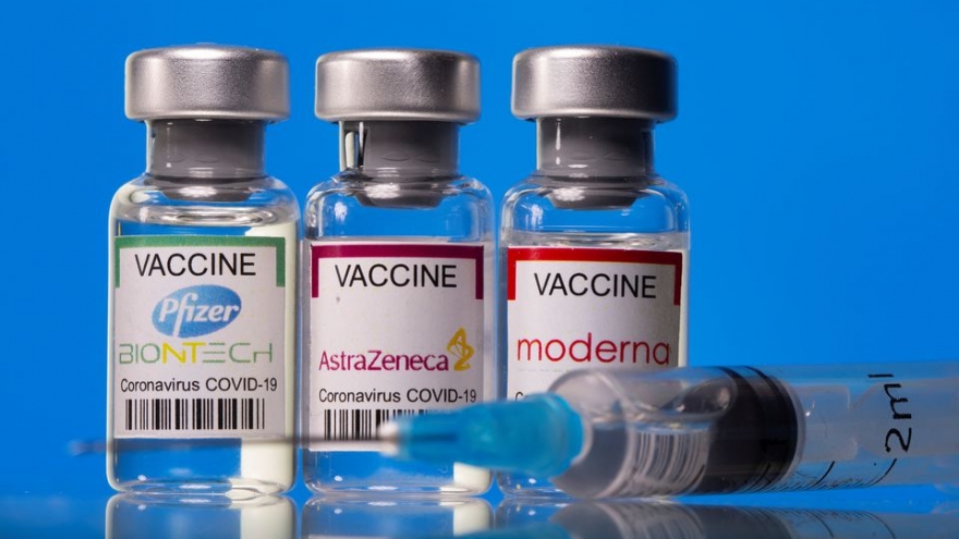 Kết hợp vaccine AstraZeneca với Pfizer hoặc Moderna giảm 88% nguy cơ mắc Covid-19