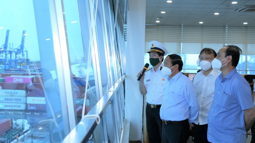 Phó Thủ tướng Lê Văn Thành: Không để xảy ra tắc nghẽn tại các cảng biển