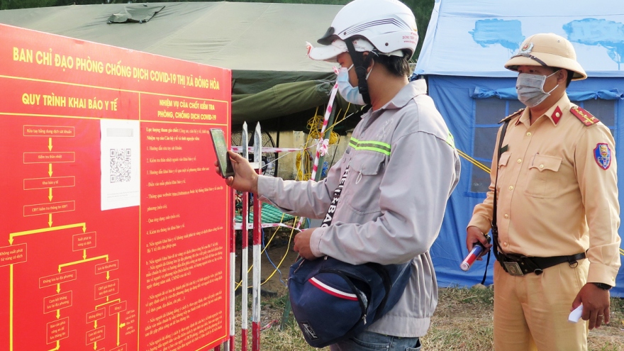 Phú Yên khuyến khích người dân khai báo y tế bằng QR Code