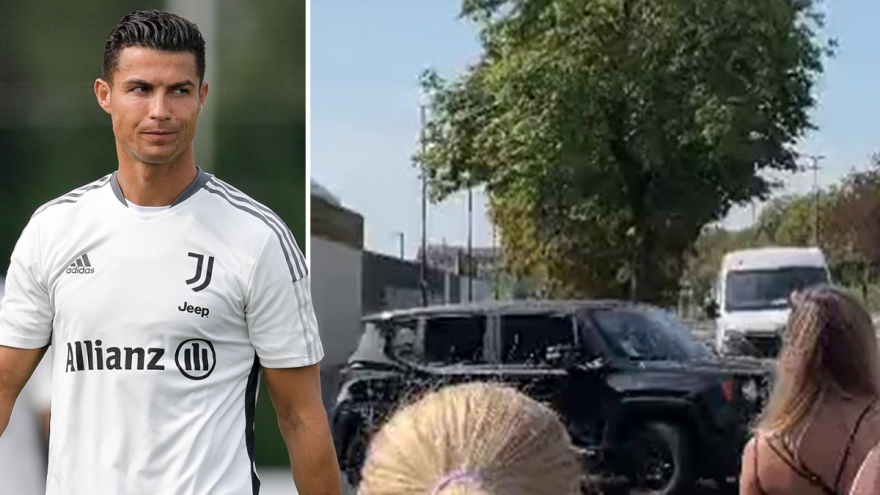 Ronaldo chia tay các đồng đội, rời khỏi đại bản doanh của Juventus