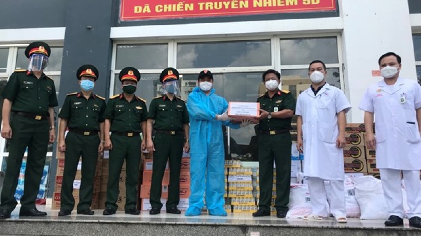 South Africa’s Honorary Consul assists military hospitals in COVID-19 combat