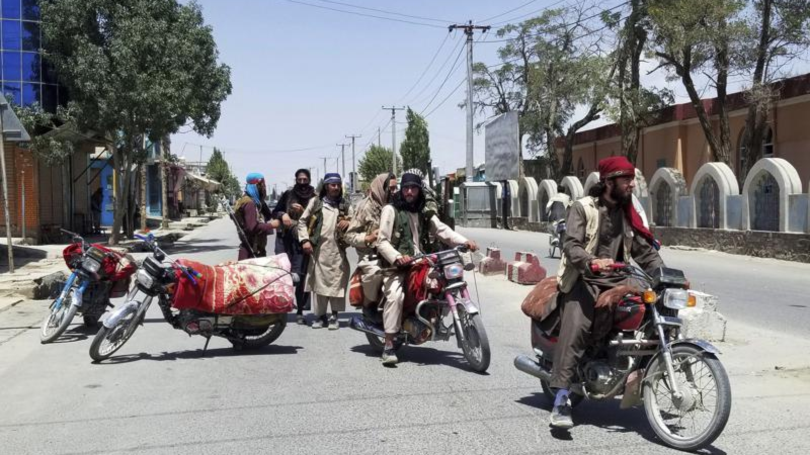 Vì sao lực lượng an ninh Afghanistan được Mỹ đầu tư mạnh vẫn thất bại trước Taliban?