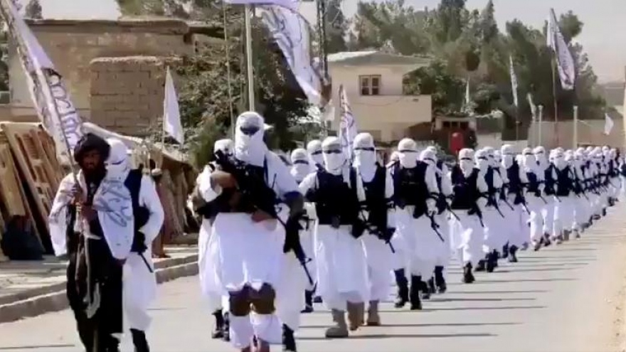 Thách thức bủa vây Afghanistan 1 tuần sau khi Taliban kiểm soát quyền lực