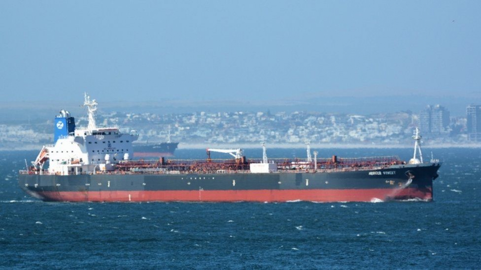 Vụ tàu dầu bị tấn công ở vùng Vịnh: Iran cáo buộc phương Tây chiến tranh tâm lý