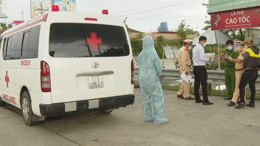 Tiền Giang tiếp tục phát hiện nhiều xe cứu thương, xe chở quan tài đến chốt kiểm soát dịch