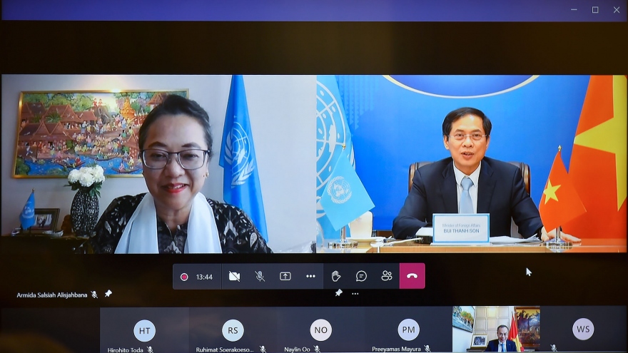Bộ trưởng Ngoại giao Bùi Thanh Sơn hội đàm trực tuyến với Phó Tổng thư ký Liên hợp quốc