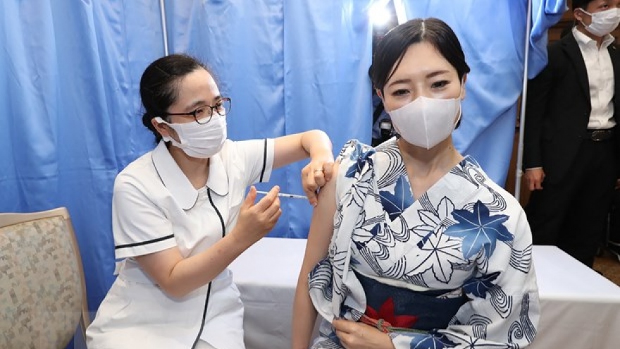 Nhật Bản tặng phiếu giảm giá mua xe, đi đu lịch cho người dân tiêm vaccine ngừa Covid-19