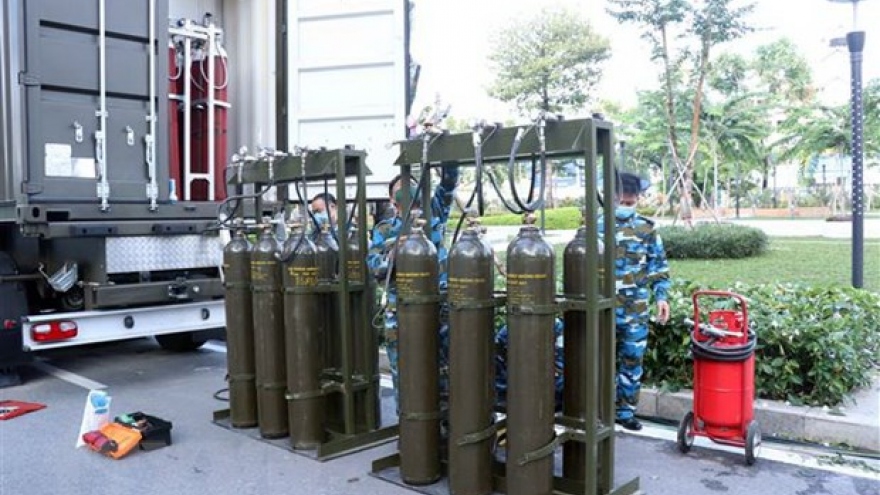 Military forces set up mobile oxygen production stations in HCM City