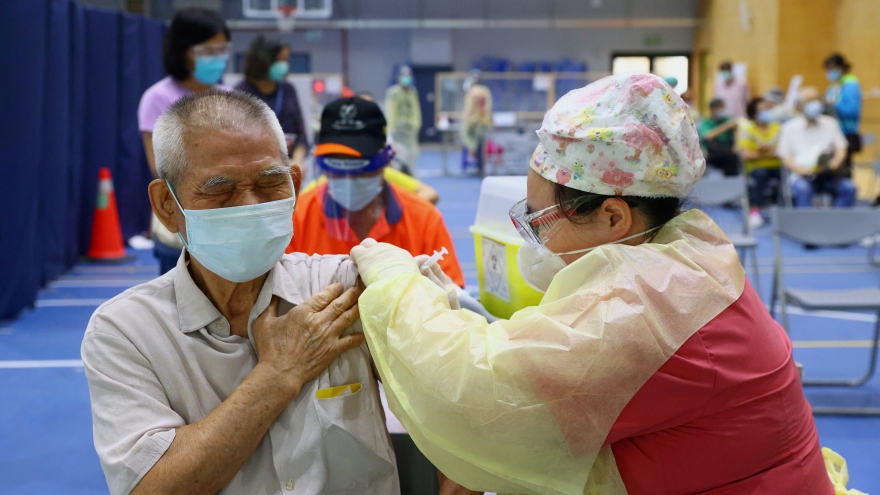 Đài Loan đưa vaccine tự sản xuất vào chiến dịch tiêm chủng