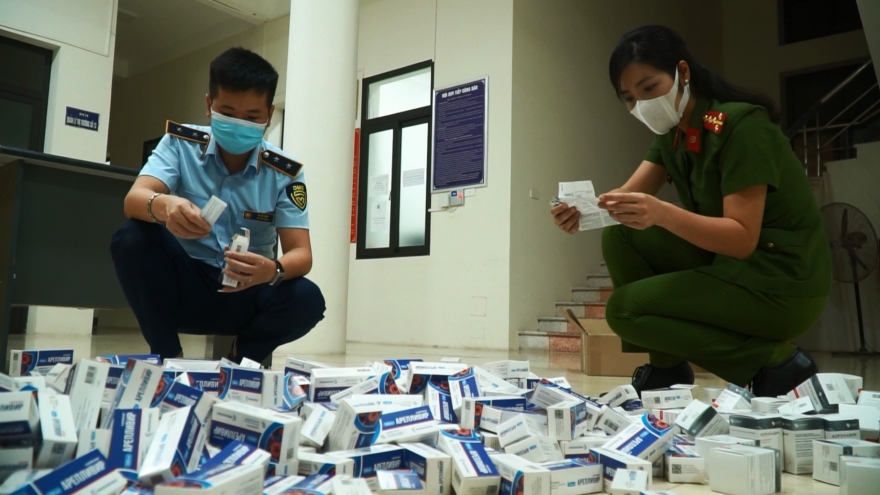 Thu giữ gần 500 hộp thuốc điều trị Covid-19 không đảm bảo chất lượng