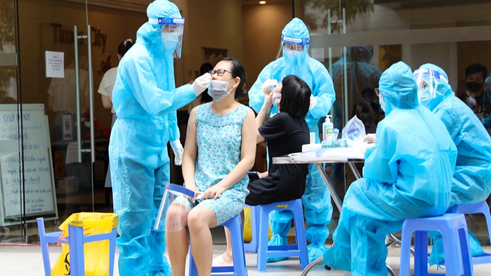 Japan provides protective equipment to help Vietnam fight COVID-19