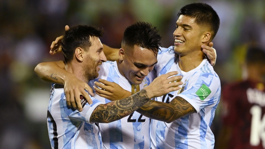 Messi im hơi lặng tiếng, Argentina vẫn "hạ đẹp" Venezuela