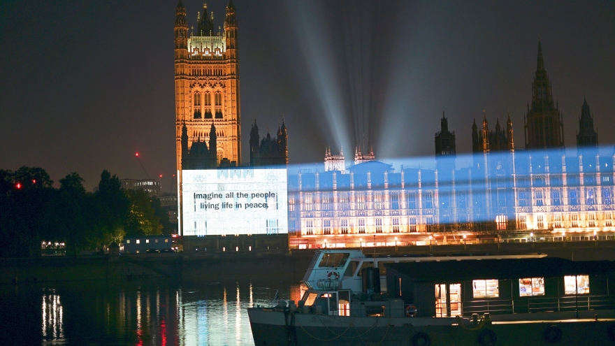 Thế giới kỷ niệm 50 năm bài hát "Imagine" 