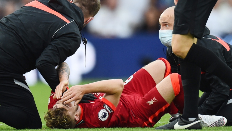 Harvey Elliott chấn thương kinh hoàng trong trận Leeds Utd 0-3 Liverpool