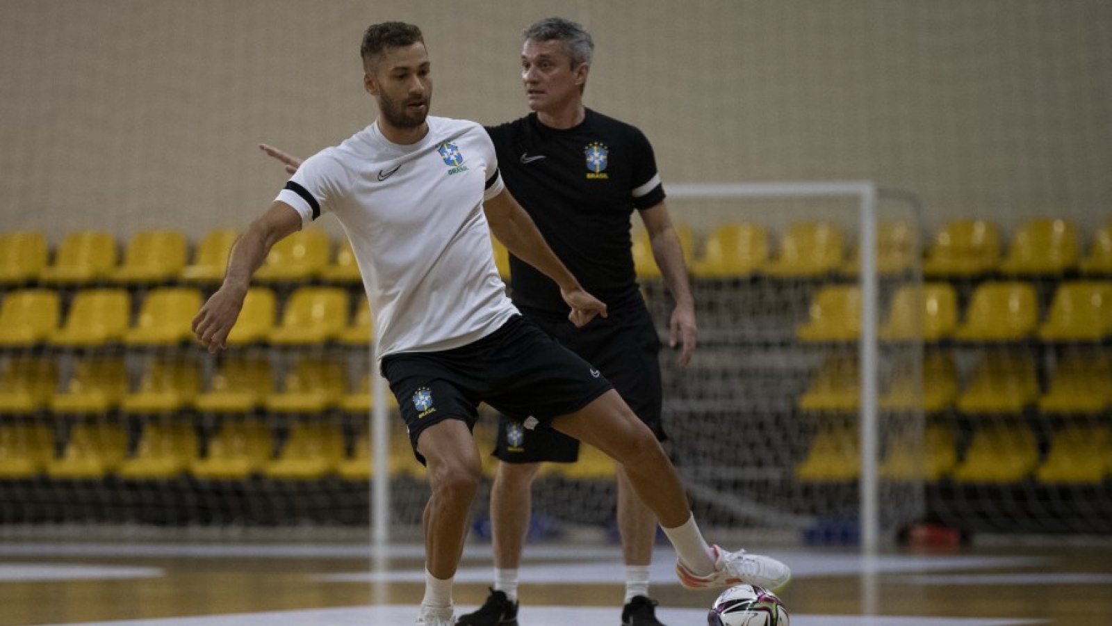 HLV ĐT Futsal Brazil: "Cần bình tĩnh khi đối đầu Việt Nam" 