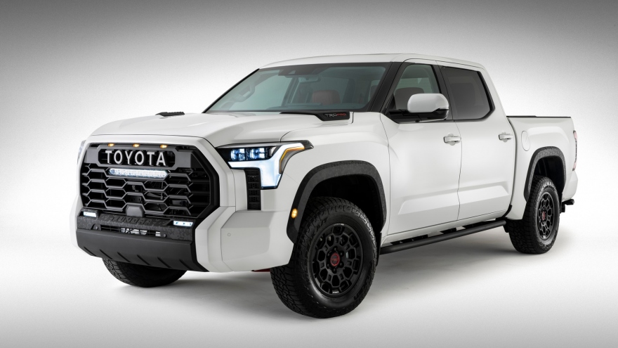 Ảnh chi tiết "siêu bán tải" Toyota Tundra TRD Pro mới, mạnh hơn F-150 Raptor