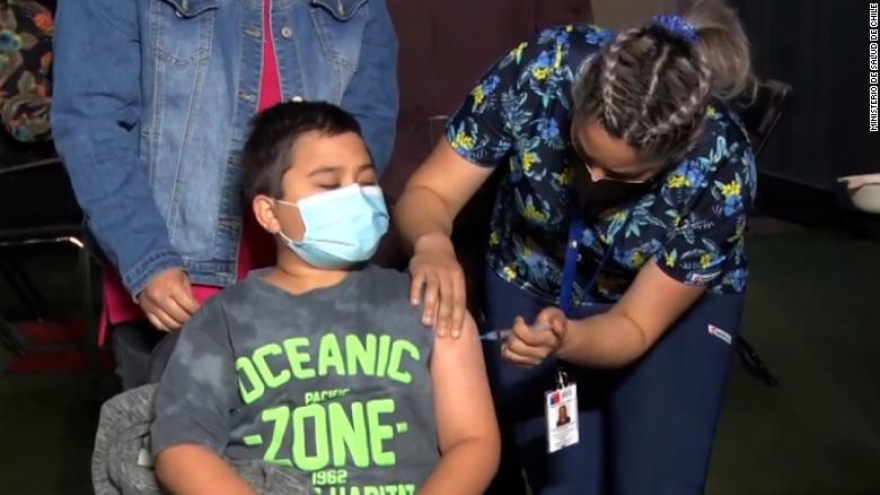 Sau khi chế ngự biến thể Delta, Chile đang chạy đua tiêm vaccine cho trẻ em