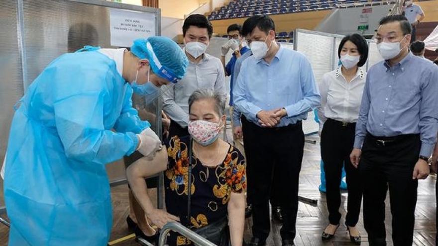 Bộ trưởng Bộ Y tế: Đến 15/9, 100% người trên 18 tuổi ở Hà Nội sẽ được tiêm vaccine
