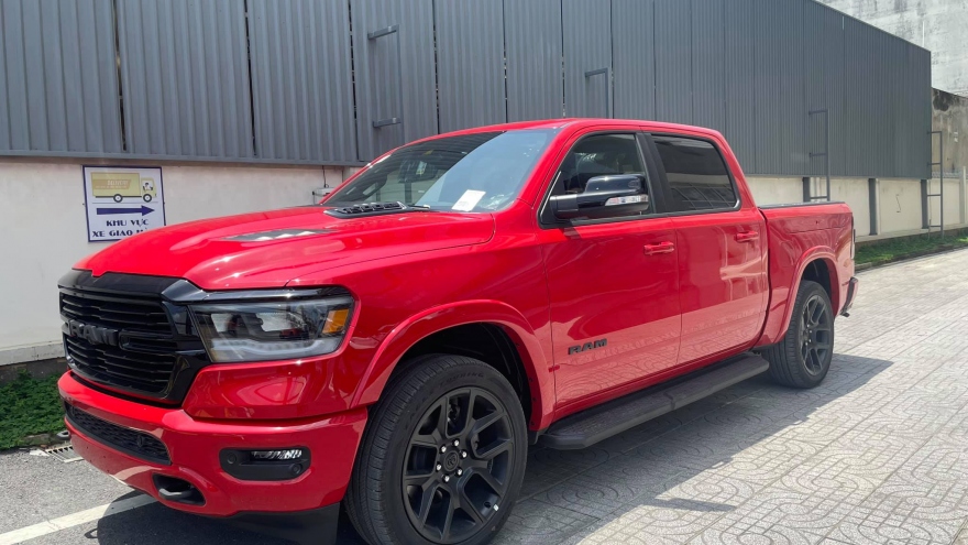 Cận cảnh "siêu bán tải" Ram 1500 Laramie 2021 giá hơn 5 tỷ đồng tại Việt Nam