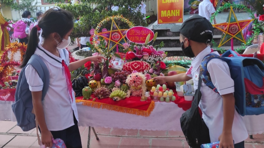 Trẻ em vùng Đông Bắc vui tết Trung thu đầm ấm, an toàn