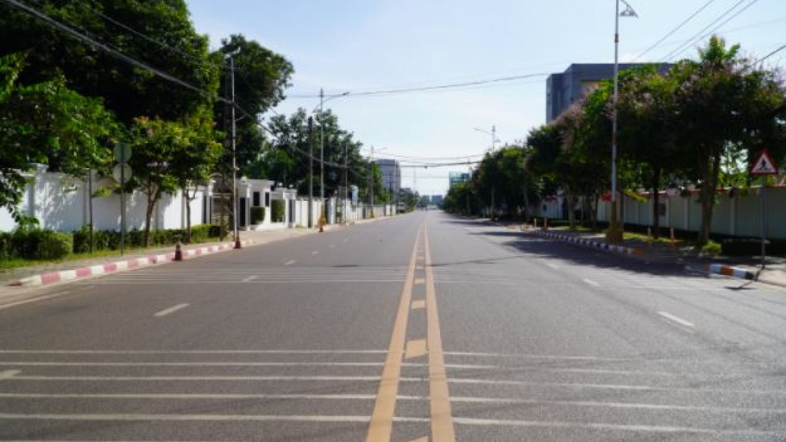 Lào phong tỏa 4 quận nội thành ở thủ đô để chống dịch