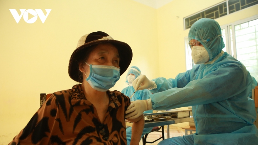 Hà Nội luôn dự phòng vaccine để tiêm mũi 2 cho người dân