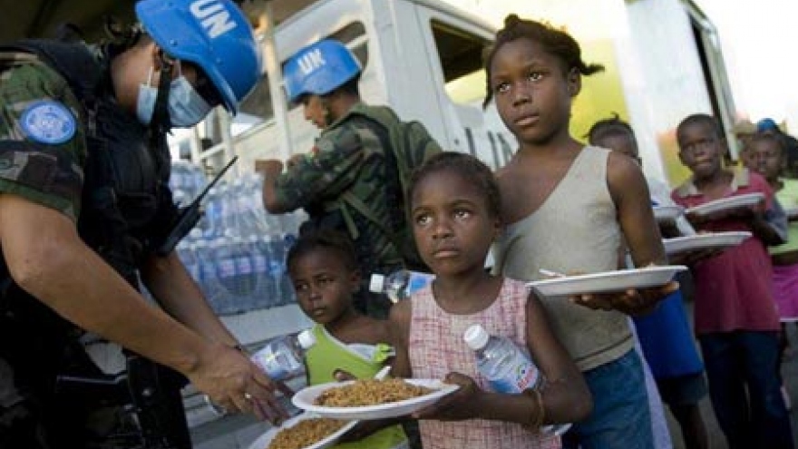 Hàng chục nghìn người Haiti vẫn đang chờ đợi sự giúp đỡ