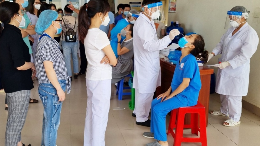 Bắc Ninh tiếp tục cử gần 300 cán bộ, y bác sỹ hỗ trợ Hà Nội phòng chống dịch