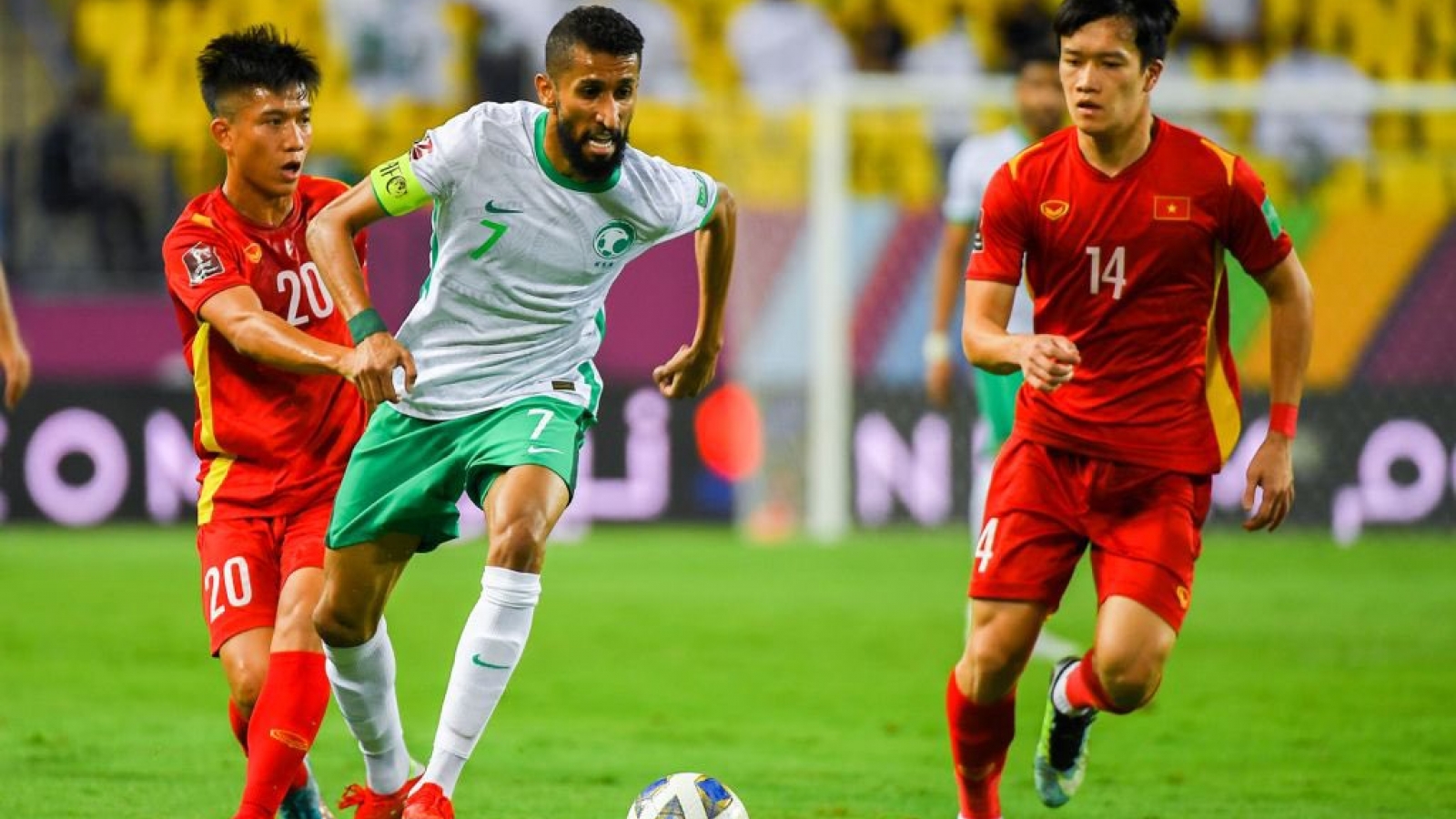 Quang Hải lập siêu phẩm, 10 người ĐT Việt Nam thua ngược 1-3  trên sân Saudi Arabia