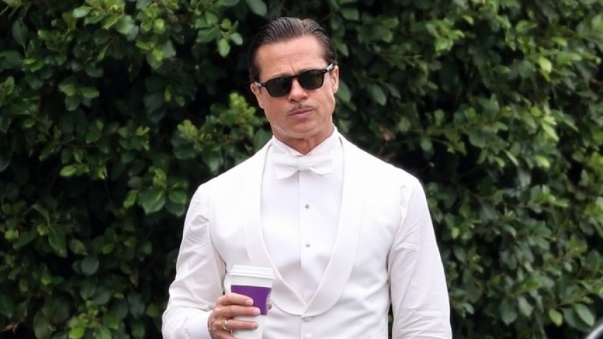 Brad Pitt diện tuxedo bảnh bao trên phim trường "Babylon"
