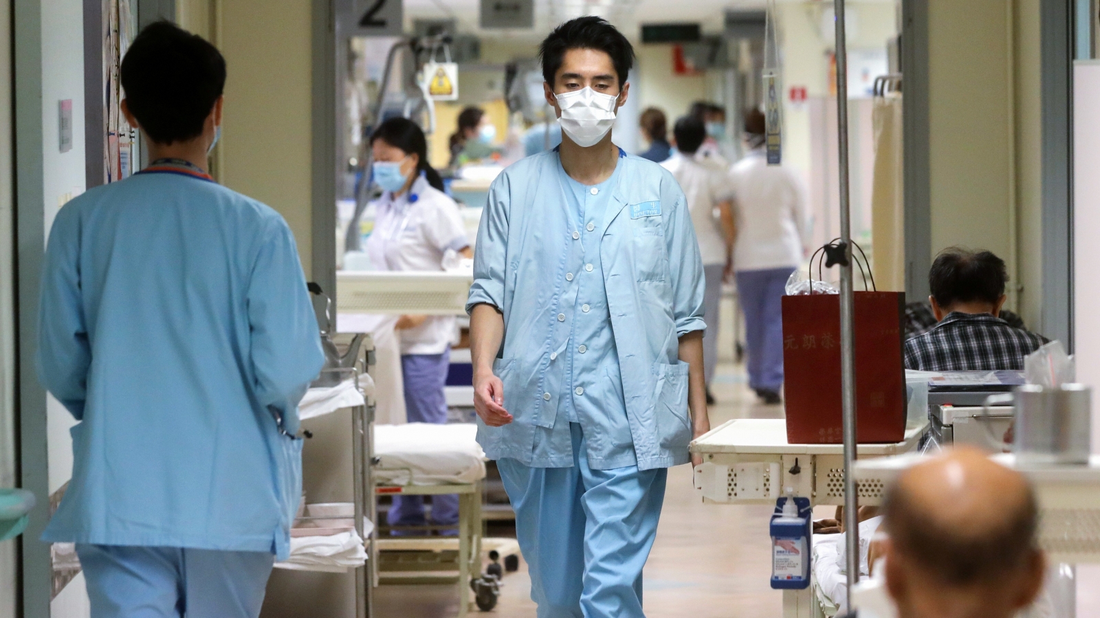 Hong Kong nới lỏng các quy định về thu hút bác sĩ nước ngoài