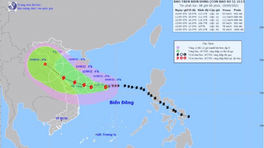 Bão số 5 cách Hoàng Sa khoảng 170km, gần tâm bão giật cấp 12