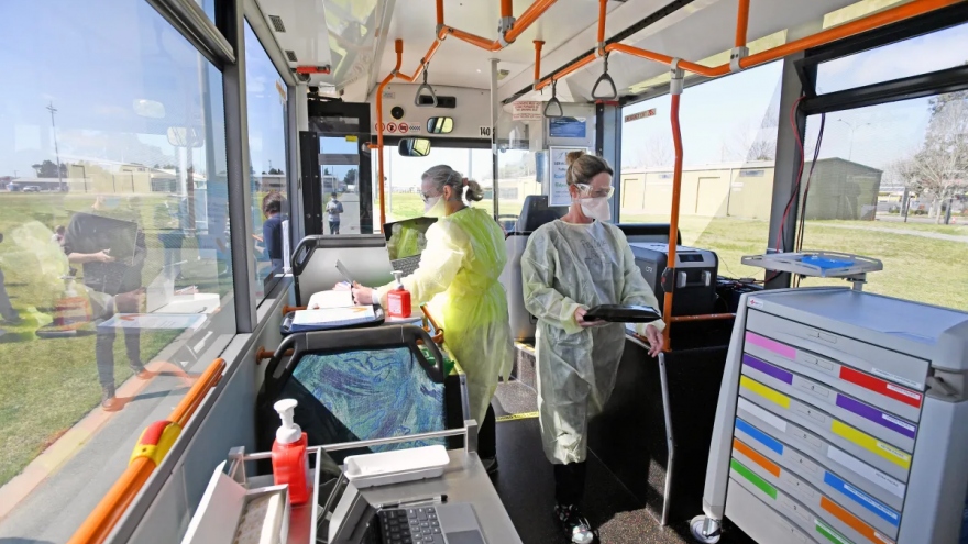 Xe bus tiêm chủng di động đưa vaccine Covid-19 về vùng nông thôn ở Australia