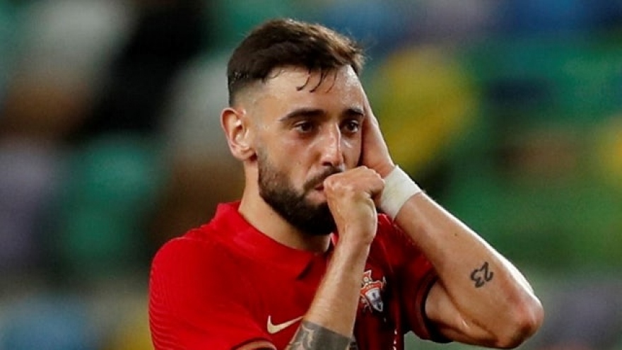 MU tăng lương khủng “trói chân” Bruno Fernandes