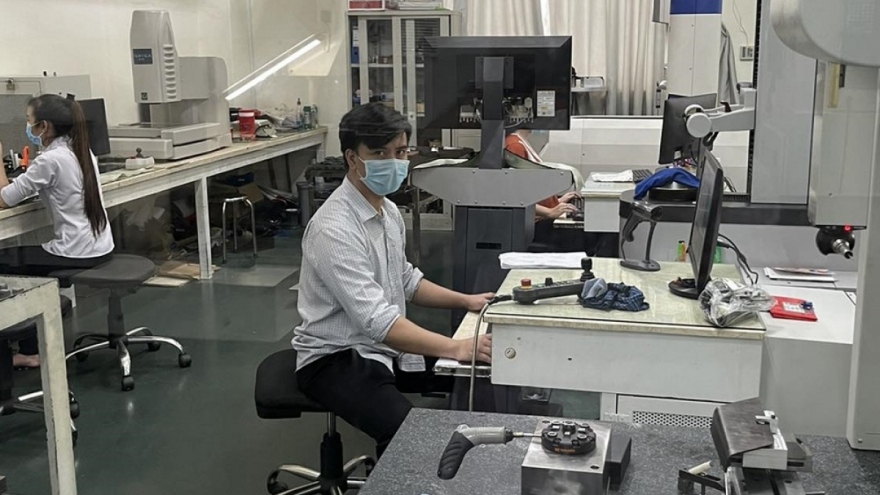 "Giải pháp căn cơ với doanh nghiệp hiện nay là được thông thương"
