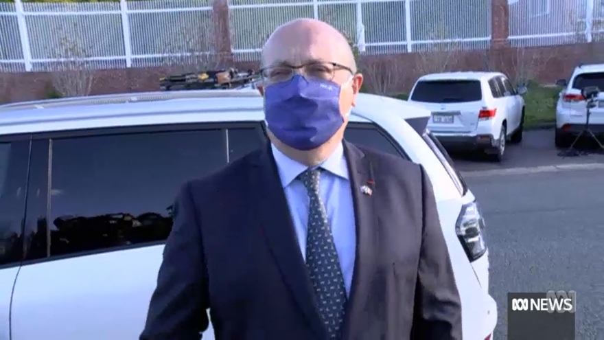 Làm lành với Pháp: Bài toán hóc búa của Australia