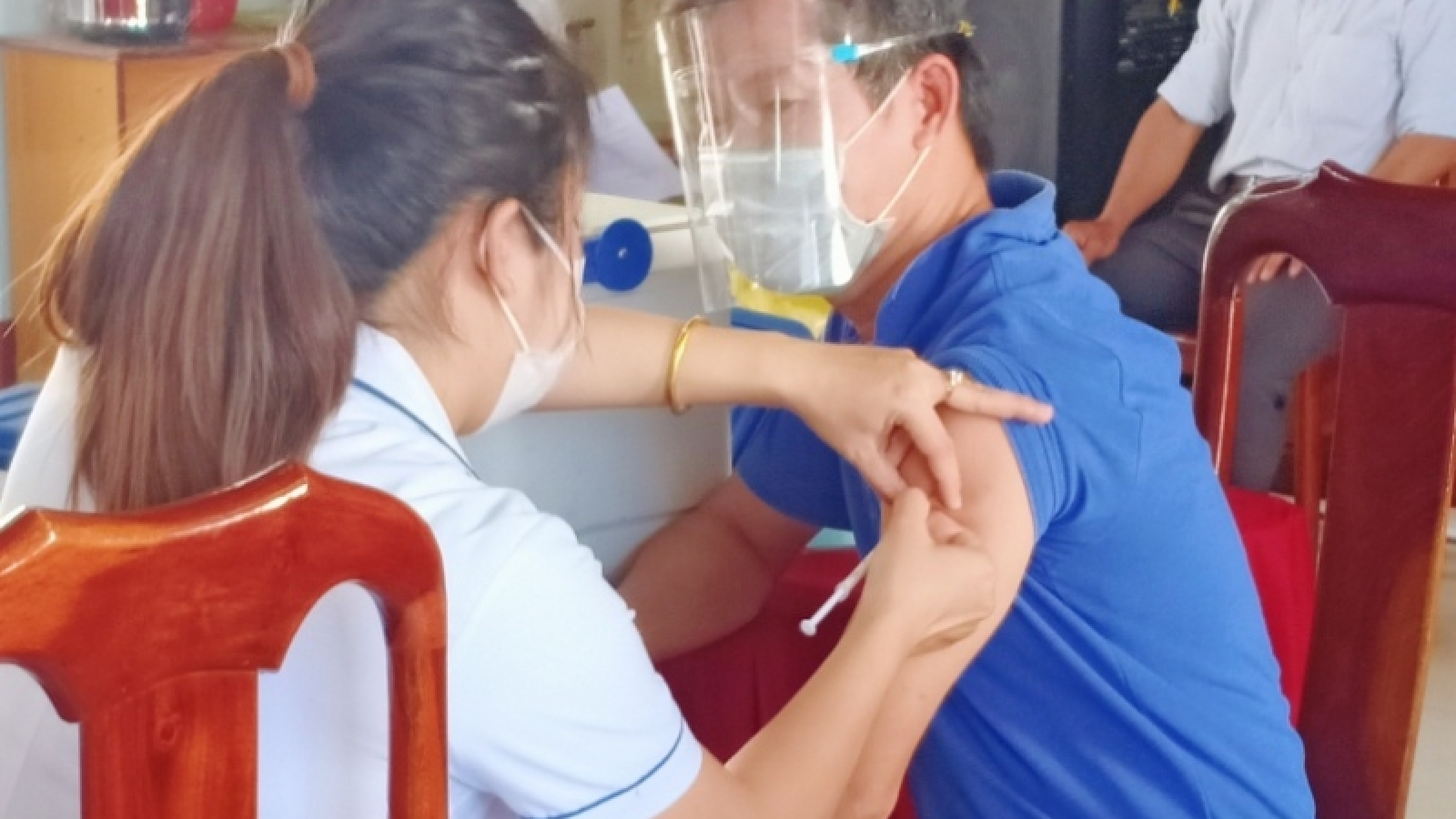 Đắk Lắk tiêm vaccine phòng COVID-19 cho hơn 34.000 người trong ngành giáo dục