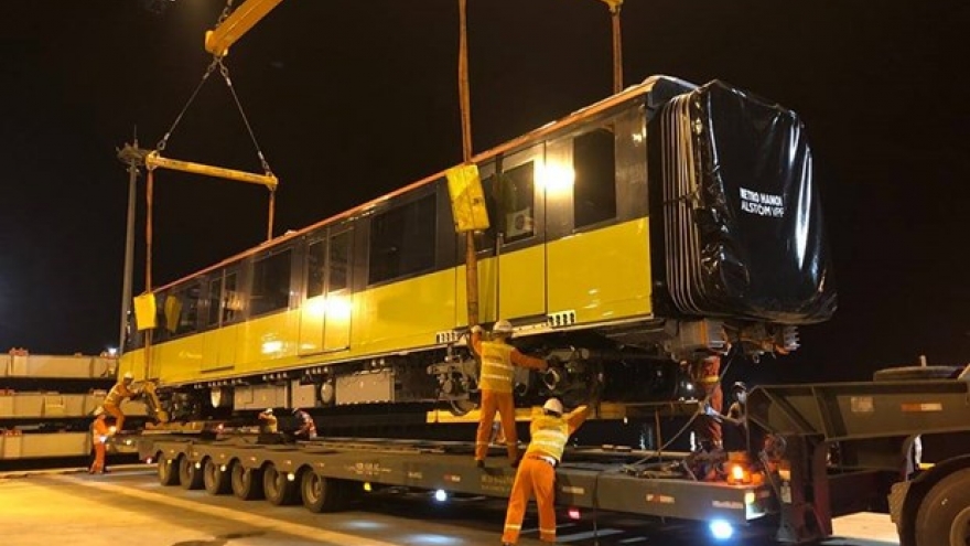 Ninth train of Nhon-Hanoi Station urban railway line arrives in Hanoi