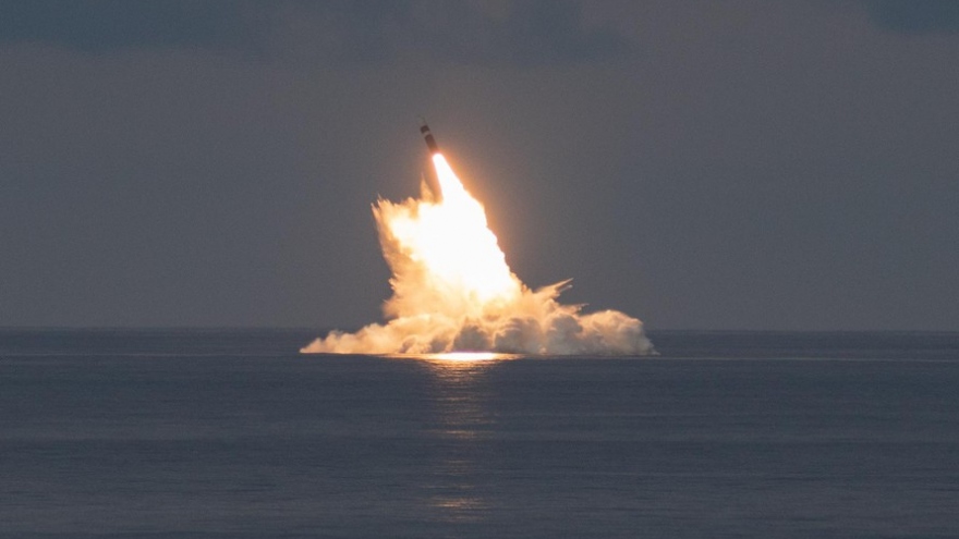 Mỹ phóng thử thành công tên lửa đạn đạo Trident II từ tàu ngầm hạt nhân