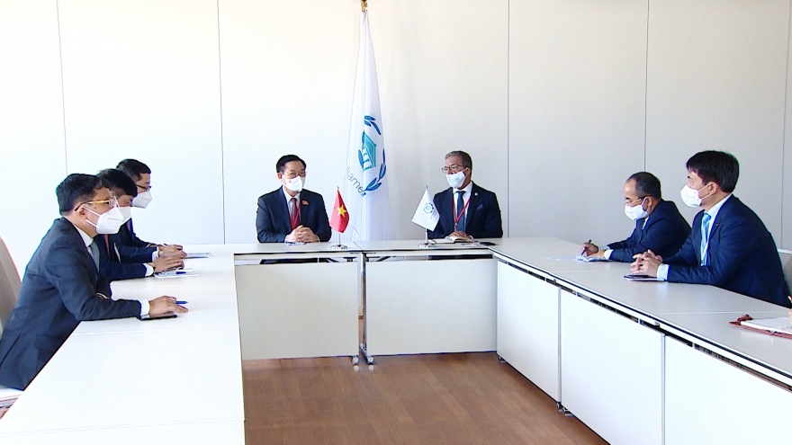 Chủ tịch Quốc hội Vương Đình Huệ gặp Chủ tịch Liên minh Nghị viện thế giới Duarta Pacheco
